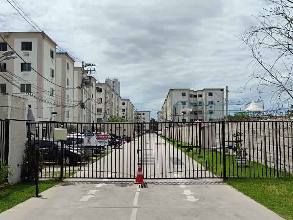 Apartamento no Res Jardim dos Ipes Iii
