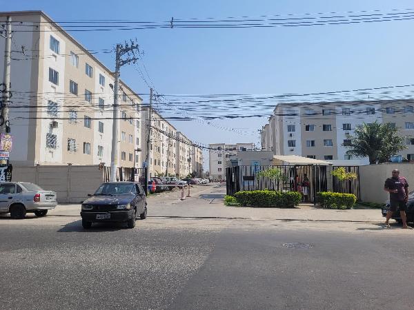 Apartamento no Jardim dos Lirios I