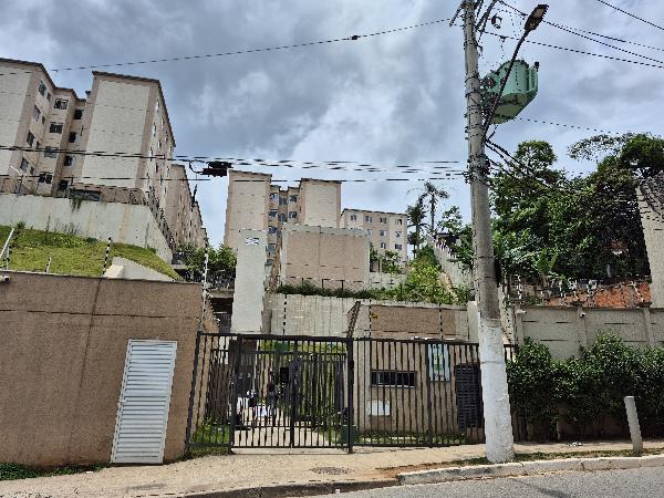 Apartamento no Cond Portal Cantareira