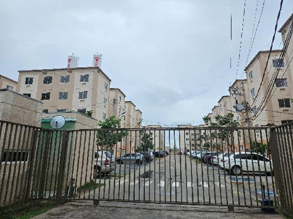 Apartamento no Jardim dos Lirios Ii