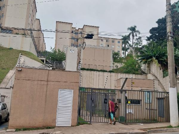 Apartamento no Cond Portal Cantareira
