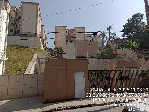 Apartamento no Cond Portal Cantareira