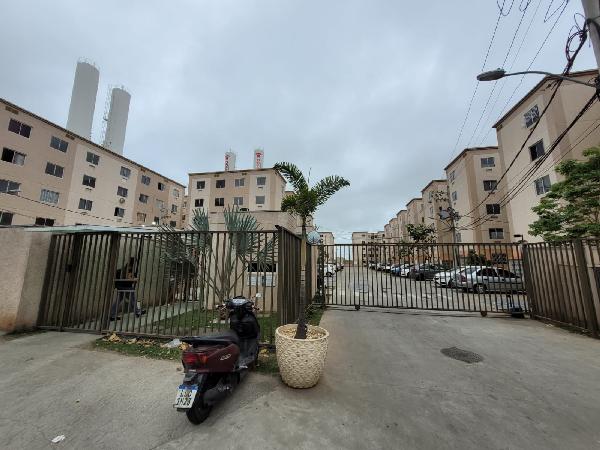 Apartamento no Jardim dos Lirios Ii