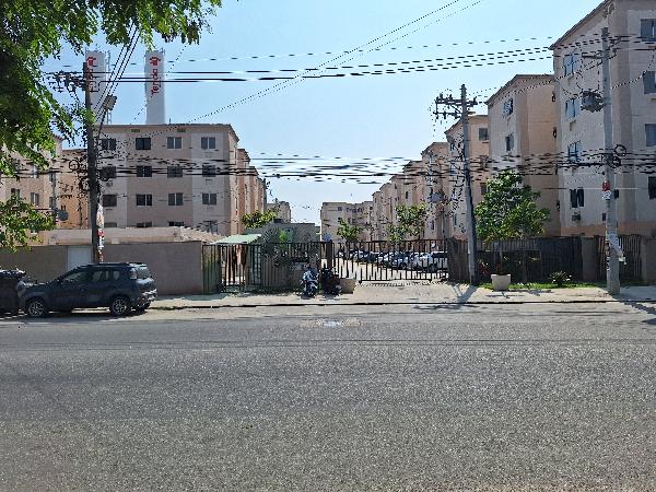 Apartamento no Jardim dos Lirios Ii