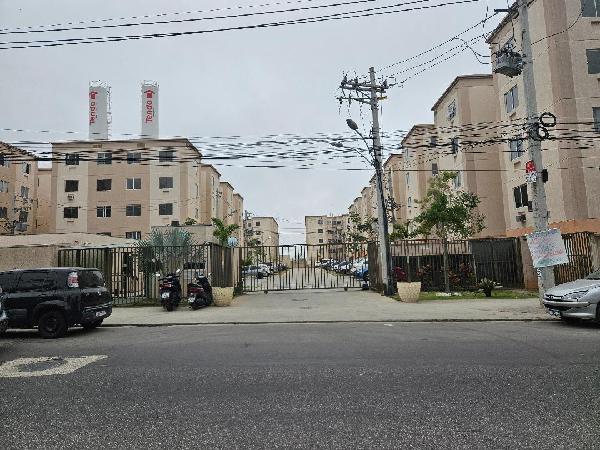 Apartamento no Jardim dos Lirios Ii