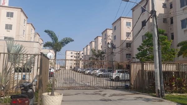 Apartamento no Jardim dos Lirios Ii