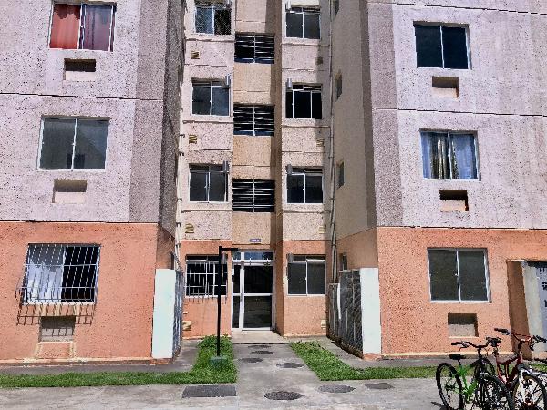Apartamento no Jardim dos Lirios Ii
