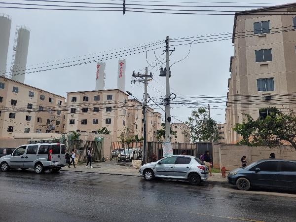Apartamento no Jardim dos Lirios Ii