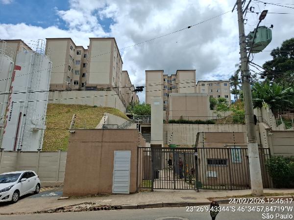 Apartamento no Cond Portal Cantadeira