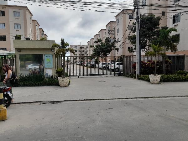 Apartamento no Cond Jd dos Lirios Ii