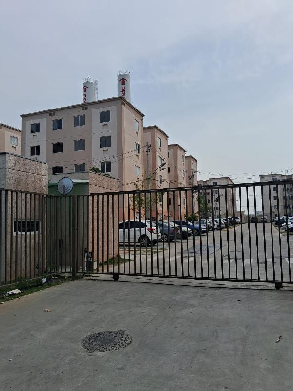 Apartamento no Jardim dos Lirios Ii