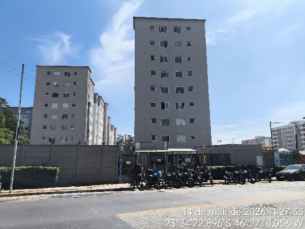 Apartamento no Cond Tamareiras