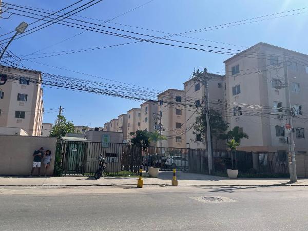 Apartamento no Jardim dos Lirios Ii