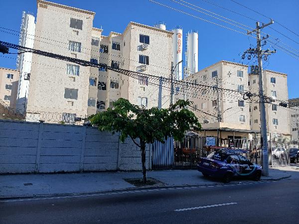 Apartamento no Cond Recanto das Flores I