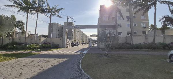 Apartamento no Cond Res Flor de Laranjeira