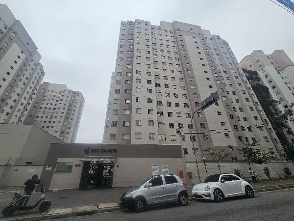 Apartamento no Con Res Dez Celeste