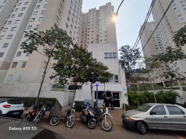 Apartamento no Cond Res Plano e Alto do Jaguara Ii