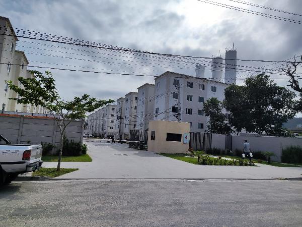 Apartamento no Cond Parque Tulipa