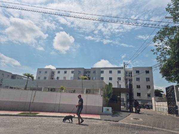 Apartamento no Res Carioca Park Ii