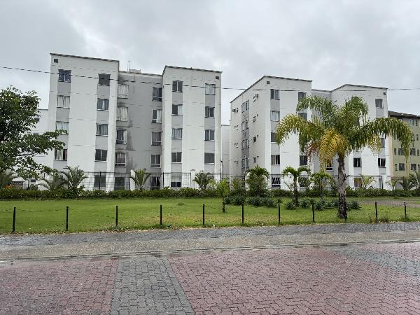 Apartamento no Cond Res Villaggio Florenca