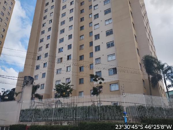 Apartamento no Cond Res Plano e Curuça Iii
