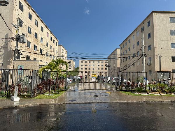 Apartamento no Cond Parque Violeta
