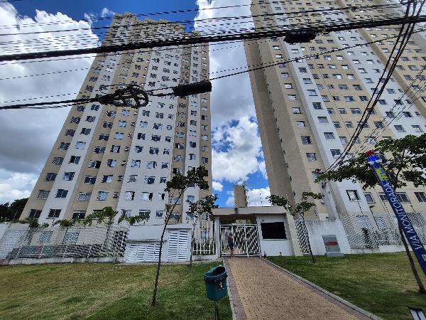 Apartamento no Cond Res Plano e Pq do Carmo