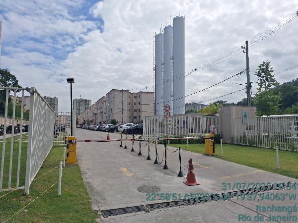 Apartamento no Cond Costa Verde