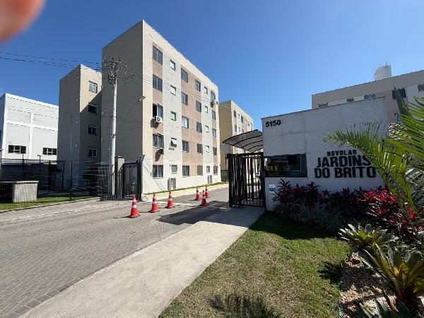 Apartamento no Cond Novolar Jardins do Brito