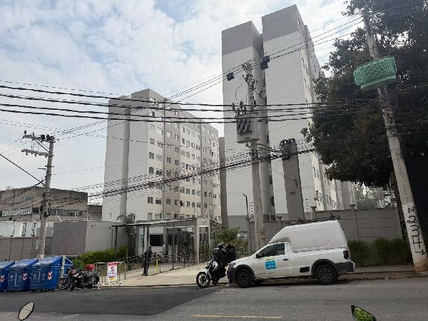Apartamento no Cond Coral