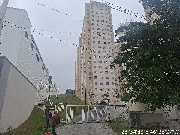 Apartamento no Cond Res Plano e Vista do Carmo I