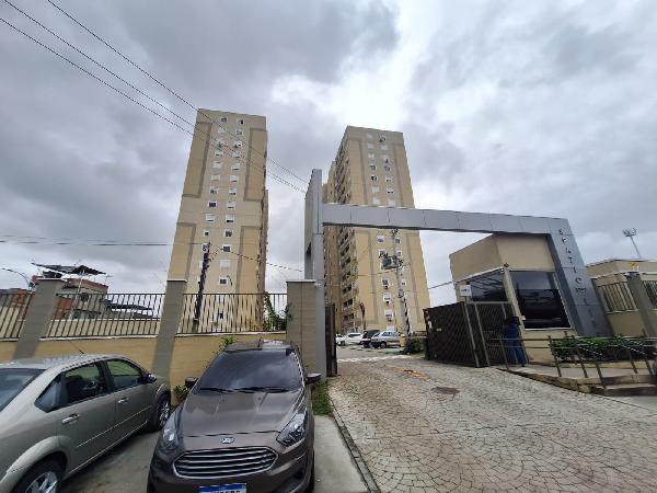 Apartamento no Colégio