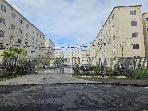 Apartamento no Cond Parque Violeta